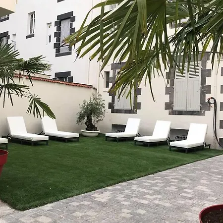 Rare Petit Cocon F1 Calme Possibilite Jacuzzi Hammam En Sus Apartman