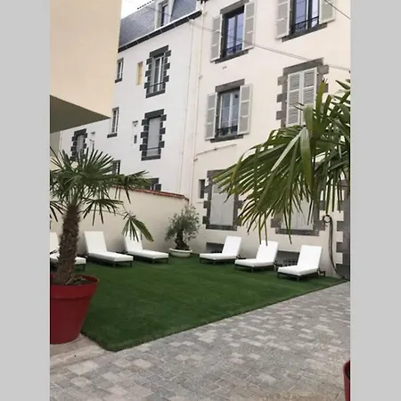Rare Petit Cocon F1 Calme Possibilite Jacuzzi Hammam En Sus Apartman